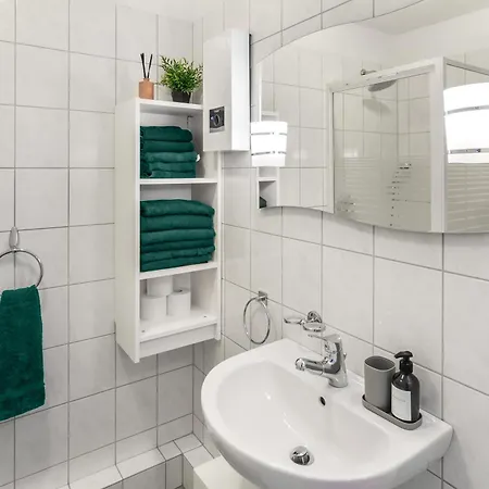 Neu Ruhige Und Gemuetliche Mit Balkon * 哈根