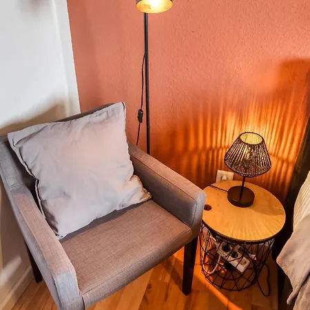 Neu Ruhige Und Gemuetliche Mit Balkon