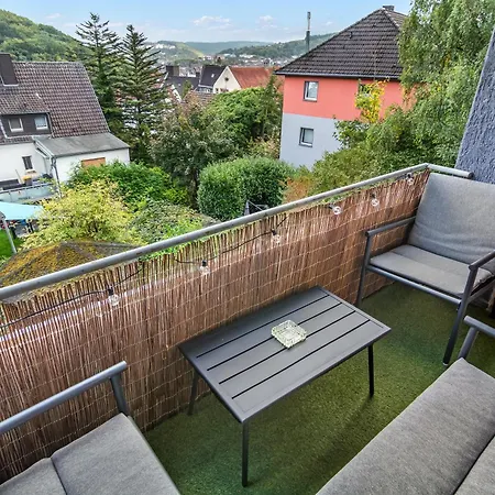 Neu Ruhige Und Gemuetliche Mit Balkon شقة هاغين