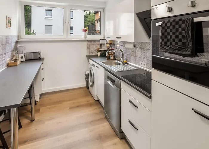 Neu Ruhige Und Gemuetliche Mit Balkon *